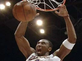 Kobe Bryant 44 sayıyla gecenin yıldızı