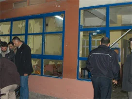 Mersin'de kahvehaneye molotof attılar
