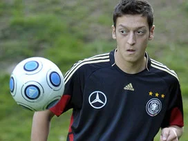 Mesut Özil en iyiler arasında