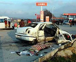 Öğretmen servisi kaza yaptı: 1 ölü, 20 yaralı