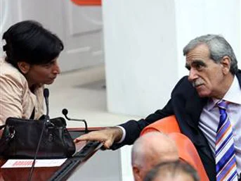 "Parti kapatmak bir şiddet eylemidir"