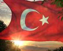 Şehitlere çifte dev Türk bayrağı