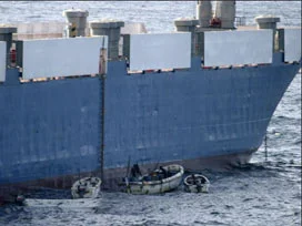 Somali kaçırılan Çin gemisini serbest bıraktı