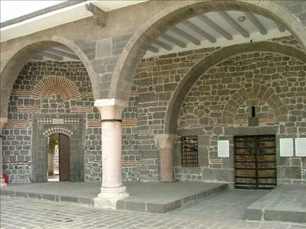 Süryani Kilisesi rahibine tehdit