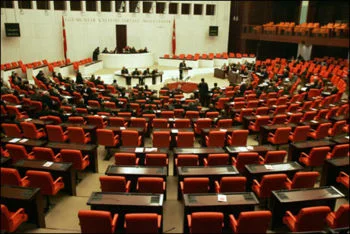 Tartışmalı çek tasarısı görüşülüyor