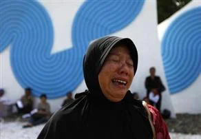 Tsunami kurbanları anılıyor