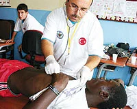 Türk doktorlar Afrika'da özel hastane açıyor