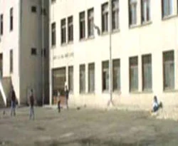 'Üşüdük' diyen öğrenciler eylemde