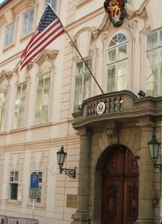 ABD ve İngiltere Yemen'deki elçiliklerini kapattı