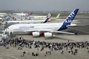 Adana'da iki uçağa asılsız bomba ihbarı