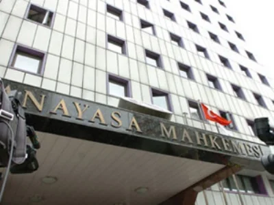 Ana'yasak' Mahkemesi