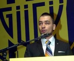 Ankaragücü Gökçek'le devam kararı aldı