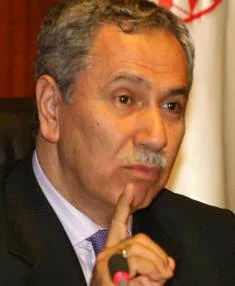 Arınç.: ''Kılıçdaroğlu dengim değil''