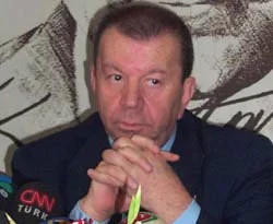 Askere güven azalırken polise artıyor