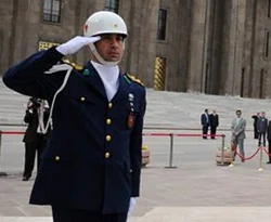 Askere Meclis'ten marş marş