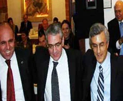 Büyükelçiler Mardin'de halay çektiler