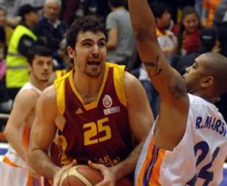 Cemal Nalga gidiyor