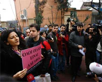 Darbe karşıtlarından protesto