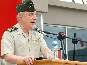 Darbe planı Türkiye'yi ayağa kaldırdı