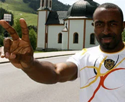 Darius Vassell, Ankara'da ortaya çıktı