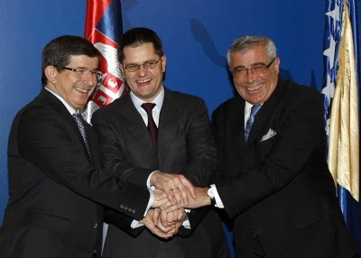 Davutoğlu, işbirliği ve entegrasyon istiyor