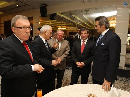 Davutoğlu 'tarihî sathı' çizdi