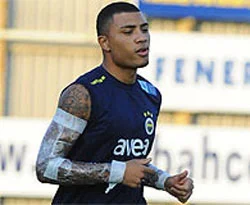 Fener'e 7 yıl sonra Yıldırım düştü