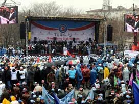 İşçiler, 'Kumlu istifa'dedi