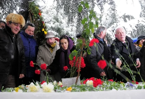İsmail Cem'i, kabri başında anıldı
