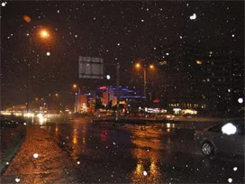 Kar yağışı İstanbul'da şiddetini artırıyor