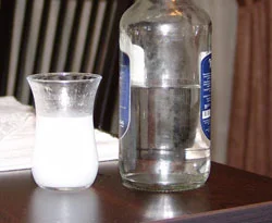 Kendi rakısını yaparken zehirlenerek öldü