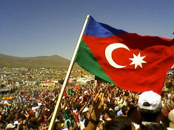 Kriz Azerbaycan'a vız geldi