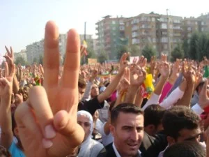 Kürt gençler: AK Parti samimi değil