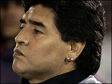 Maradona'nın küpelerine servet