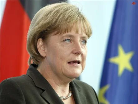 Merkel'den Yunanistan'a imalı uyarı