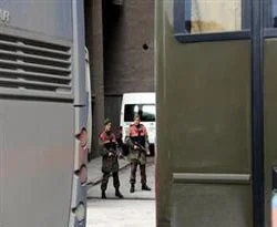 "Mermili zarf" soruşturması için baskın