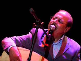 Neşet Ertaş devlet sanatçılığını reddetti