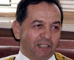 Özden Örnek evinde düştü kolunu kırdı
