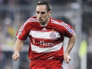 Ribery'nin tırnaklarını çektiler