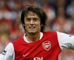 Rosicky Arsenal'de kaldı