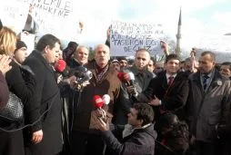Sendikalı oldular, işlerinden oldular