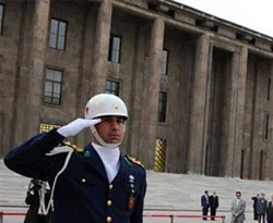 TBMM'den artık polis sorumlu