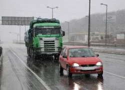 TEM otoyolu trafiğe kapatıldı