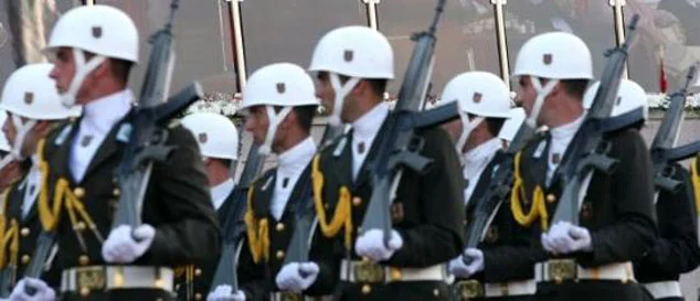 'TSK'nın basında kullanabileceği adam çoktur'