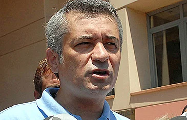 Veli Küçük kimi adam yaptı?