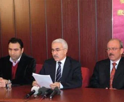 Yeni parti girişimi Alevi örgütlerini ikiye böldü