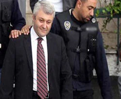 Yeşil'in pasaportu Tuncay Özkan'da