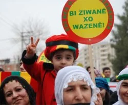 2 bin kişi Kürtçe'nin eğitim dili olması için yürüdü