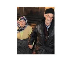 75 yaşında sevdiği adama kaçtı