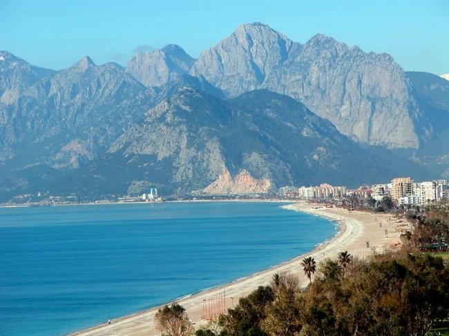 Antalya'da deniz sezonu erken başladı!